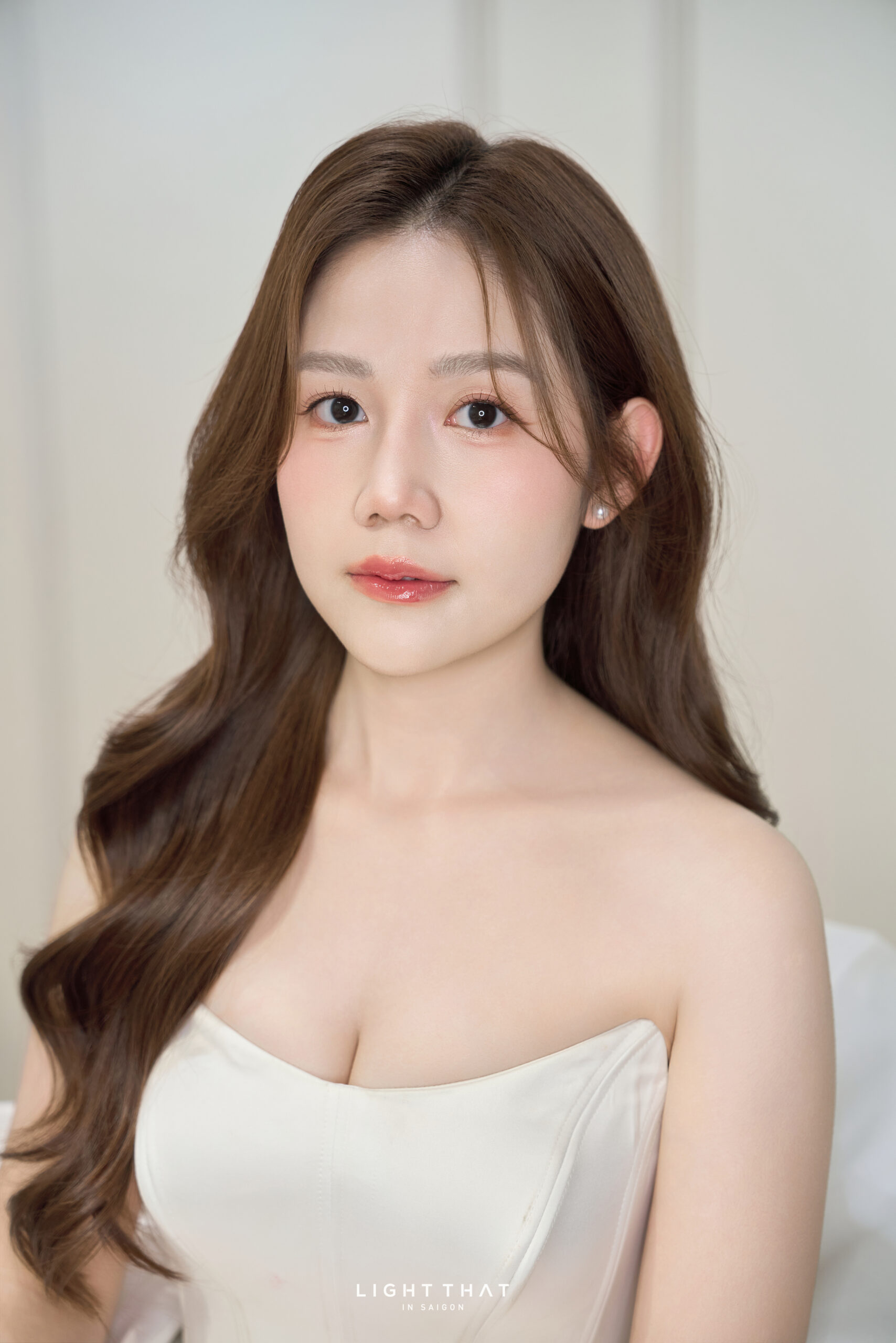 Makeup cô dâu tone Hàn nhẹ nhàng và trong veo, phù hợp mọi cô dâu trong ngày cưới